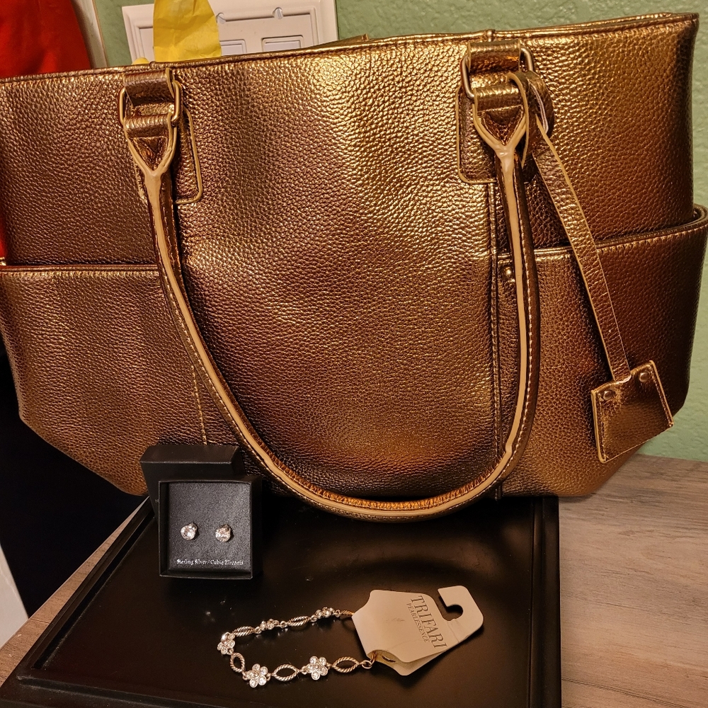 Purse/earings/bracelet